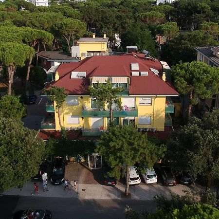 Villa Lucilla Lignano Sabbiadoro Bagian luar foto