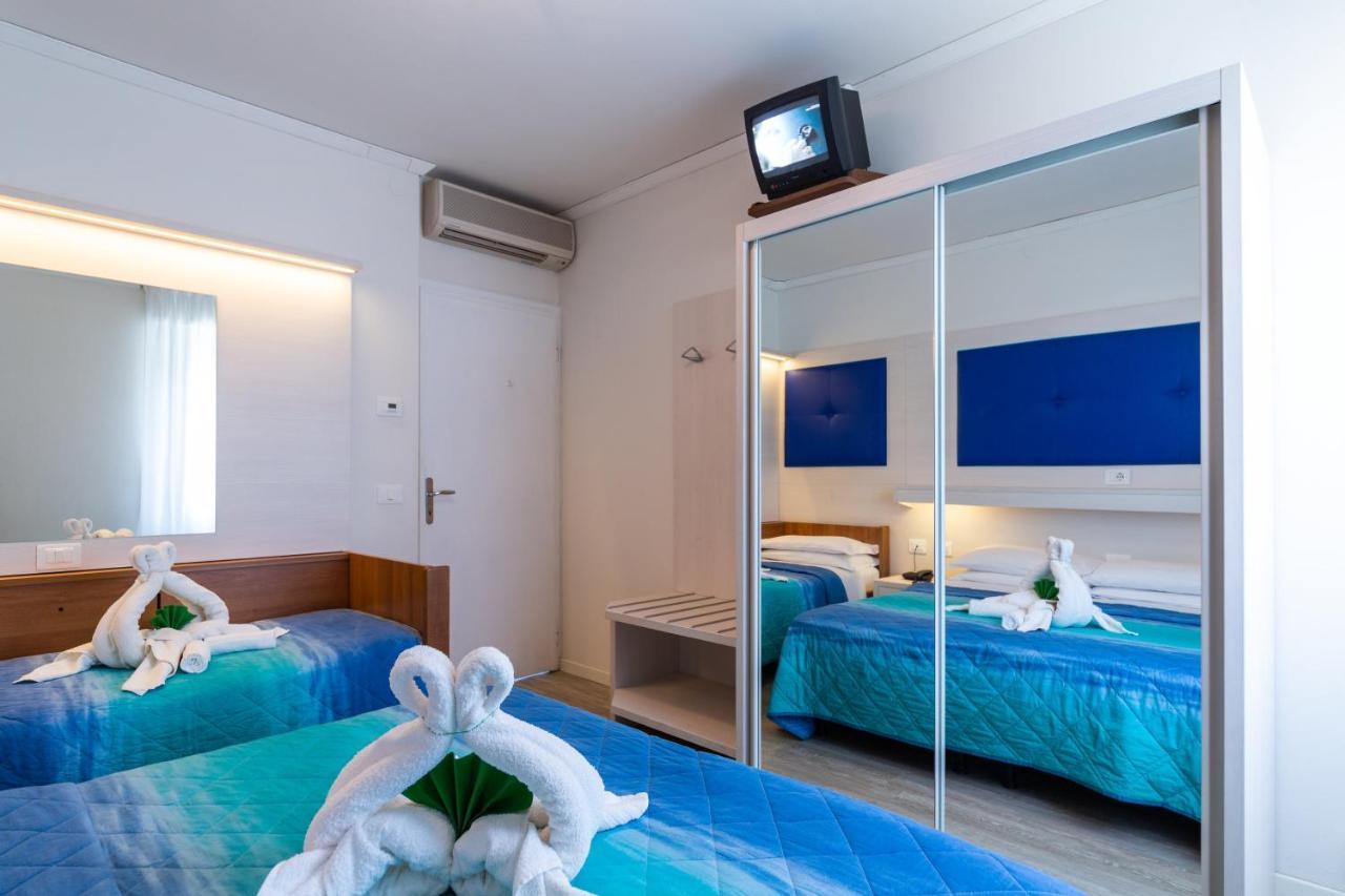 Villa Lucilla Lignano Sabbiadoro Bagian luar foto