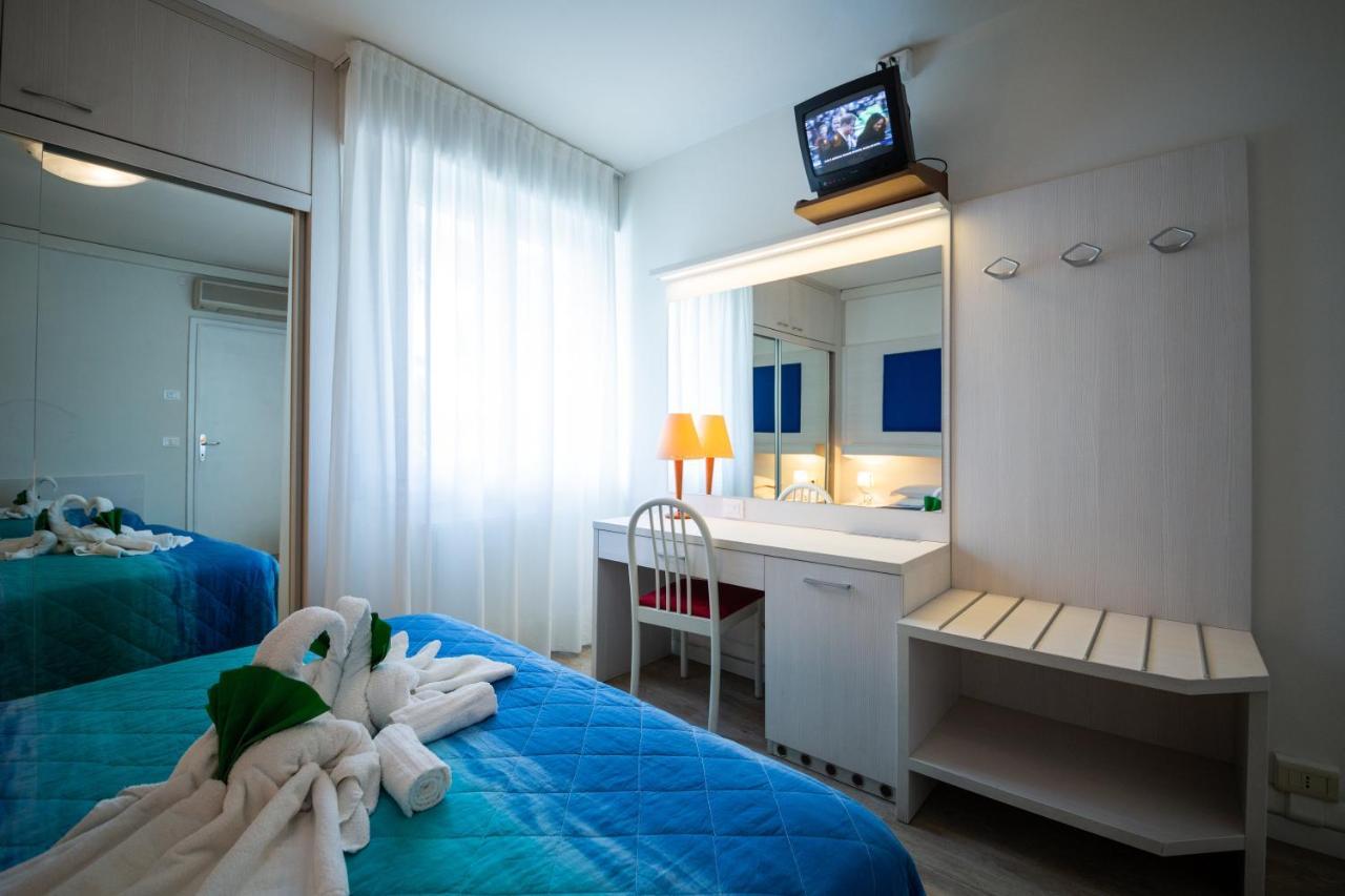 Villa Lucilla Lignano Sabbiadoro Bagian luar foto