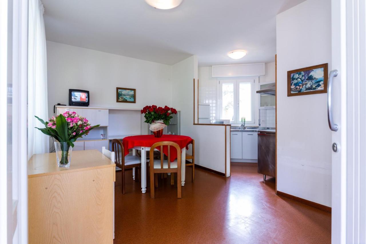Villa Lucilla Lignano Sabbiadoro Bagian luar foto