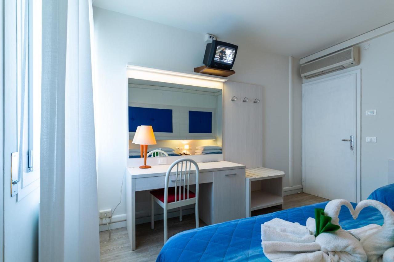 Villa Lucilla Lignano Sabbiadoro Bagian luar foto